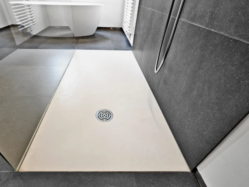 doccia-del-bagno-rifatta-in-una-ristrutturazione
