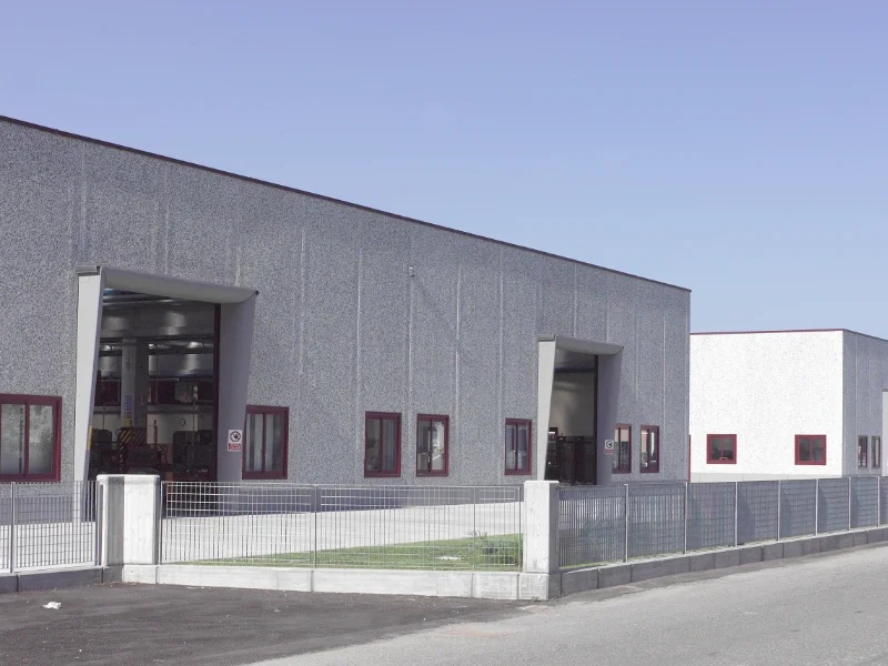 manutenzione-ordinaria-e-straordinaria-per-capannoni-industriali-a-lecco manutenzione-ordinaria-e-straordinaria-per-capannoni-industriali-a-lecco